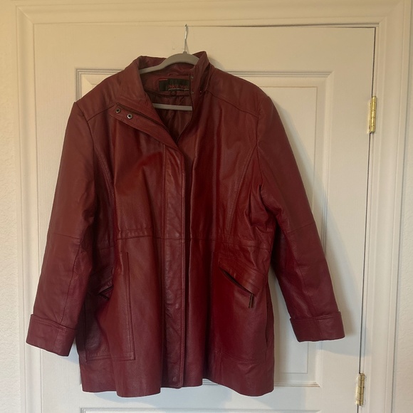 Red leather coat - Picture 1 of 3